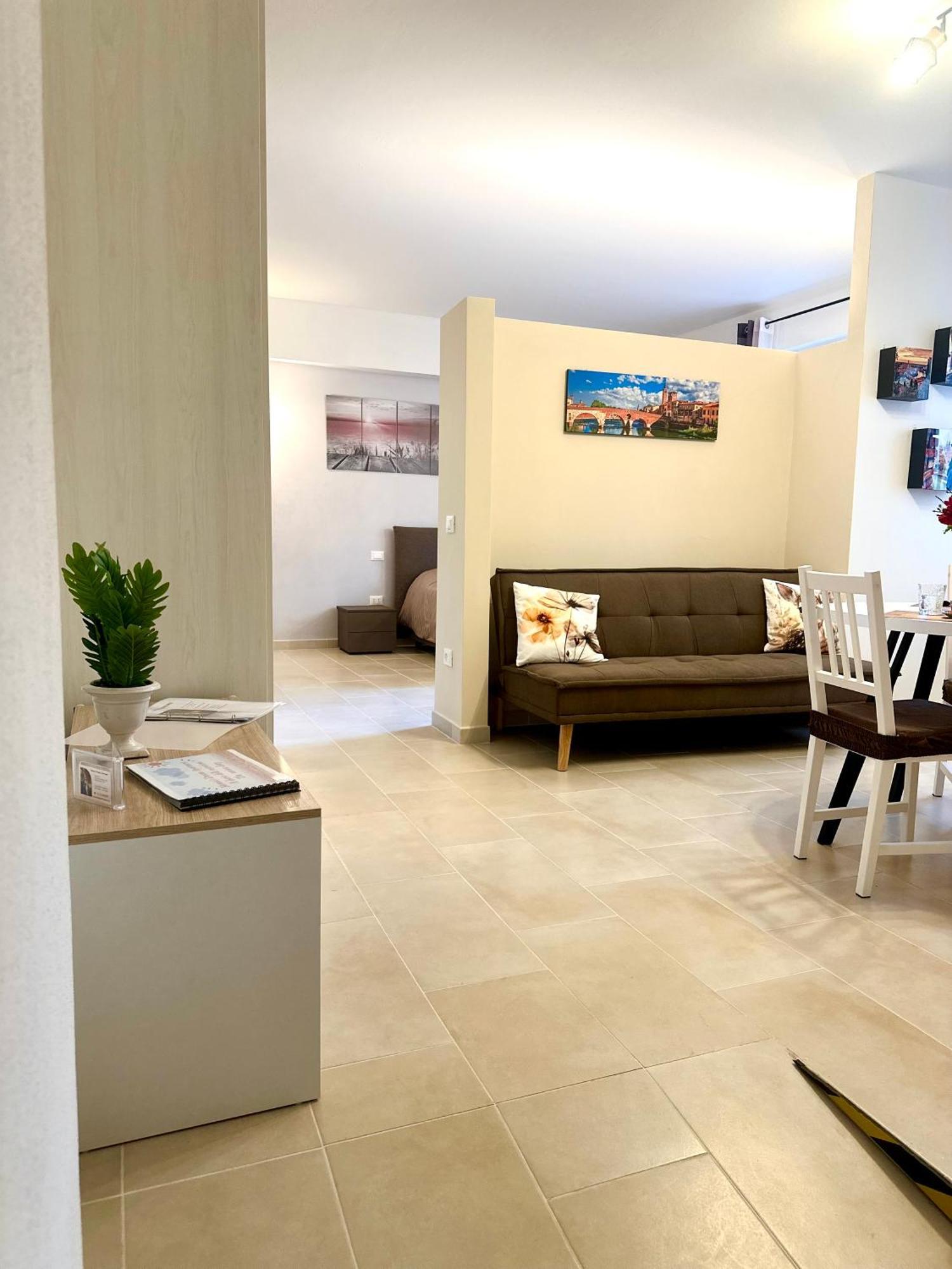Monica'S Dream Apartment Верона Екстериор снимка